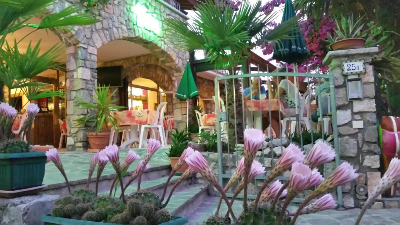 Hotel Augusta Garni 리몬네술가르다 외부 사진